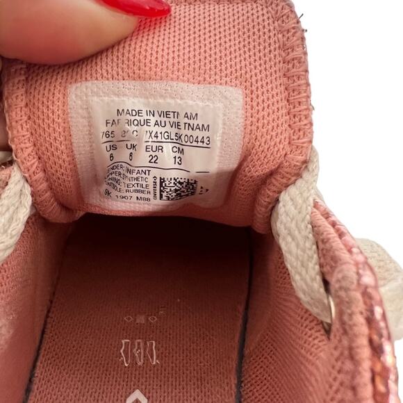 Converse baby shoes size 6 Pink Glitter Chuck Taylor All Stars sneakers trainer - Picture 3 of 6